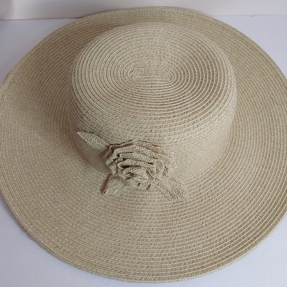 Sand nsunny Accessories - Sun n Sand Women's Wide Brim Straw Sun Hat with Decorative Rose - Cream